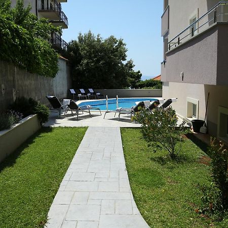 אומיס Apartments Nemira Exclusive מראה חיצוני תמונה