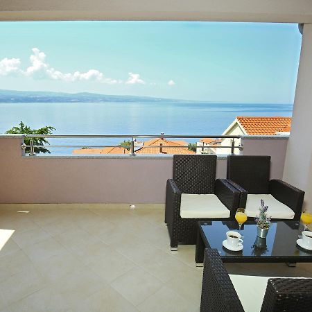 אומיס Apartments Nemira Exclusive מראה חיצוני תמונה