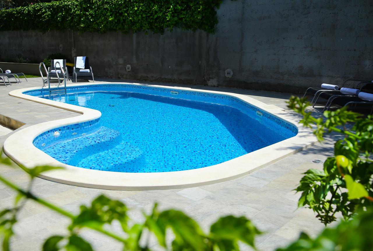 אומיס Apartments Nemira Exclusive מראה חיצוני תמונה
