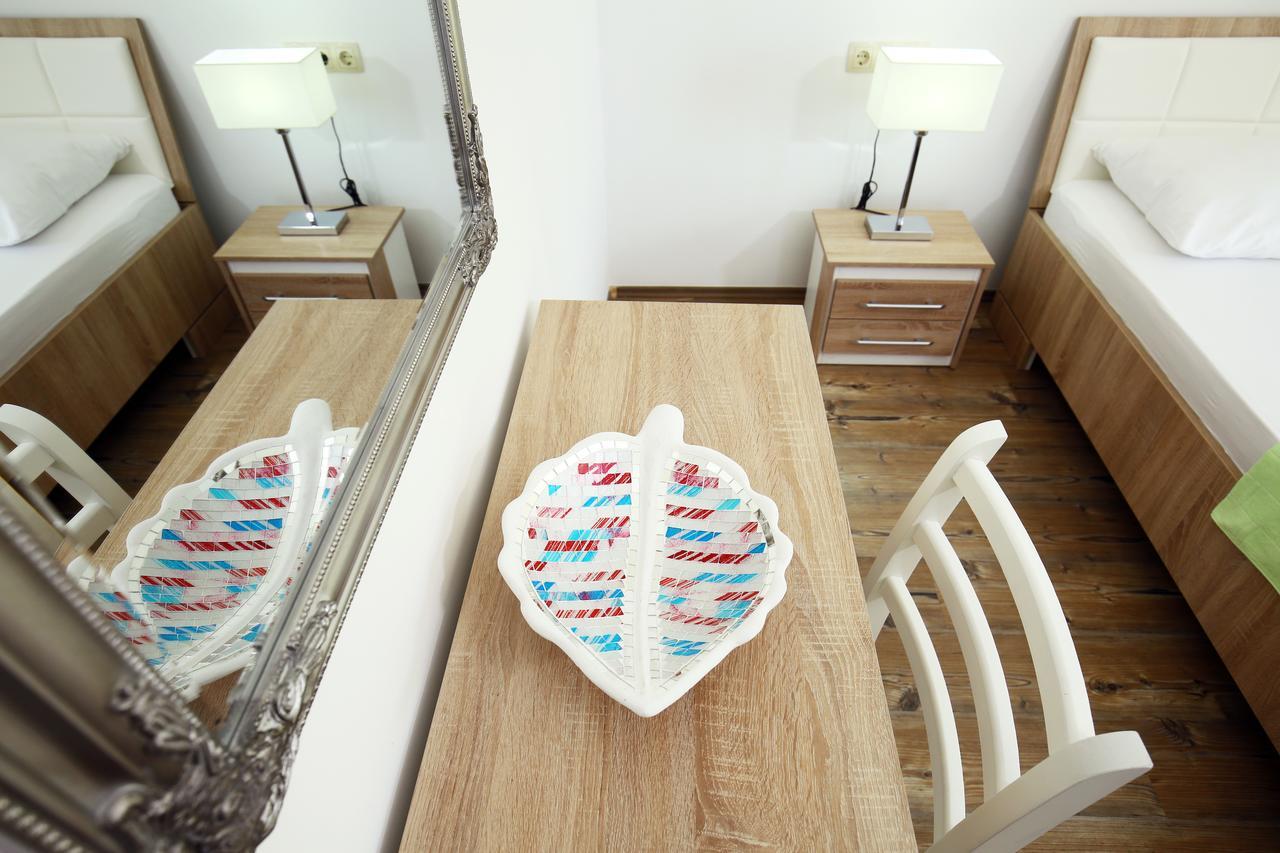 אומיס Apartments Nemira Exclusive מראה חיצוני תמונה
