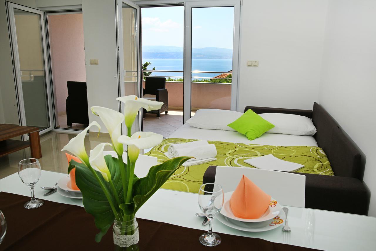 אומיס Apartments Nemira Exclusive מראה חיצוני תמונה