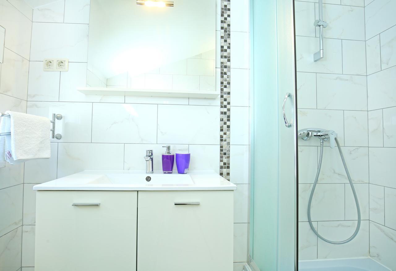 אומיס Apartments Nemira Exclusive מראה חיצוני תמונה