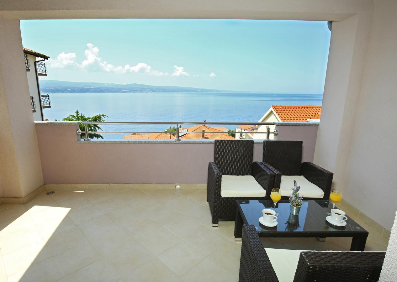 אומיס Apartments Nemira Exclusive מראה חיצוני תמונה